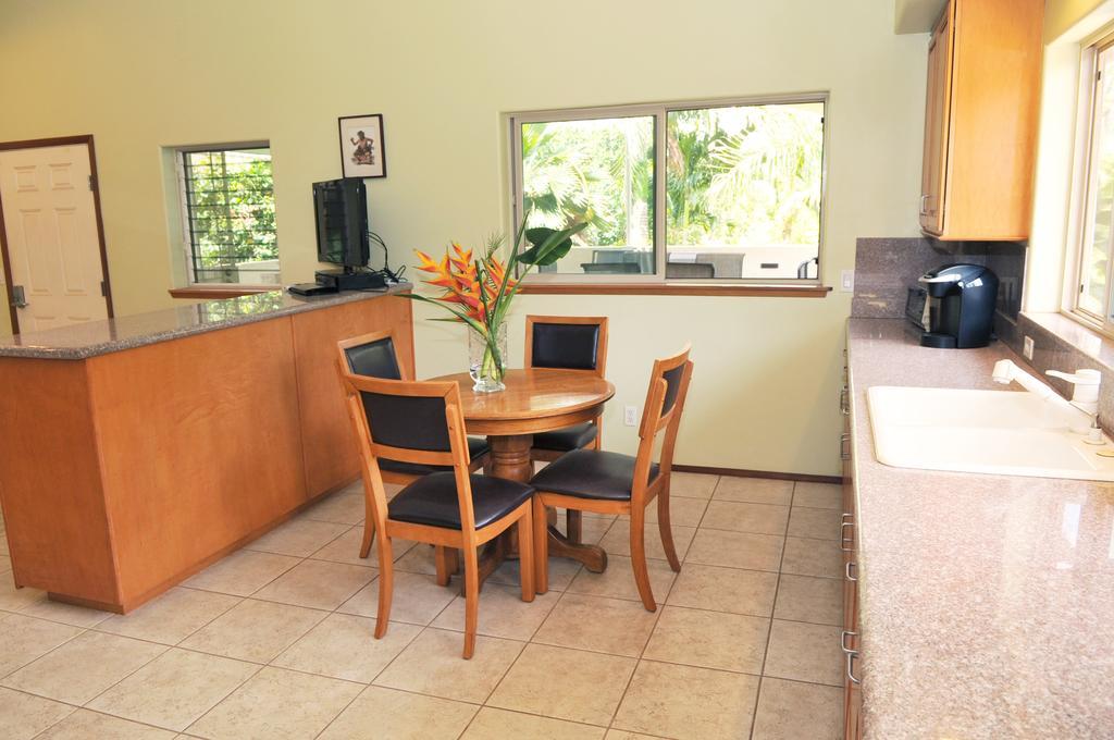 Aloha Aku Inn & Suites Kihei Quarto foto