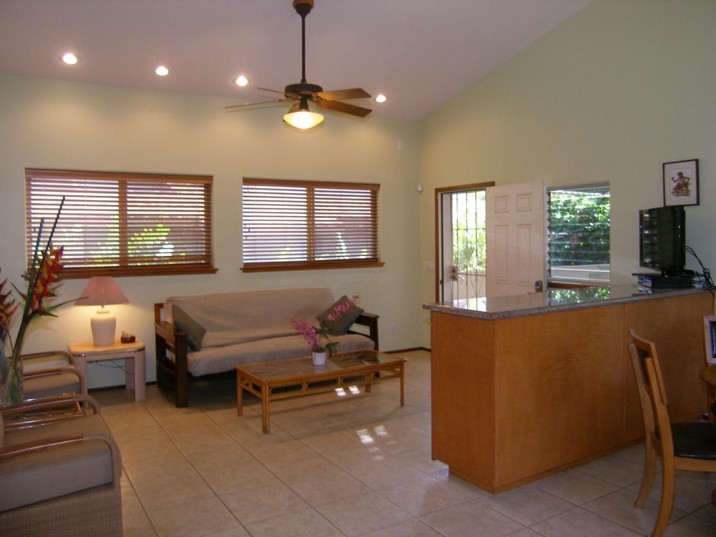 Aloha Aku Inn & Suites Kihei Quarto foto