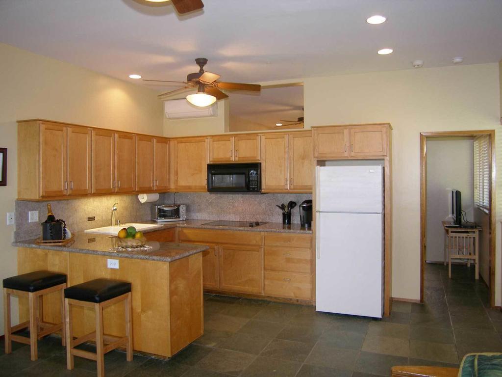 Aloha Aku Inn & Suites Kihei Quarto foto